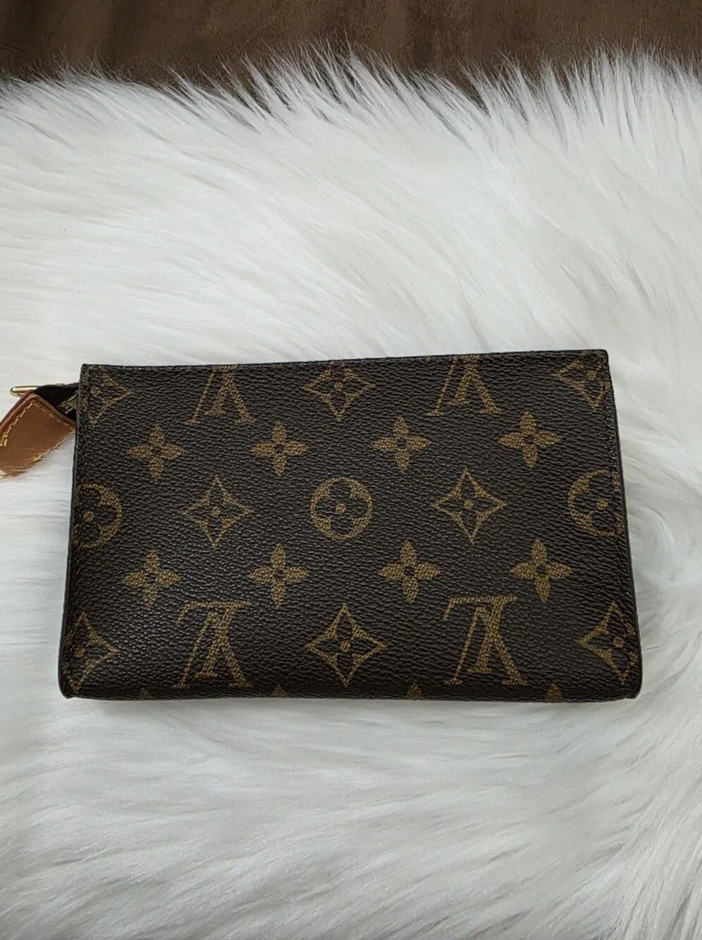 Louis Vuitton Bucket Bag Pochette